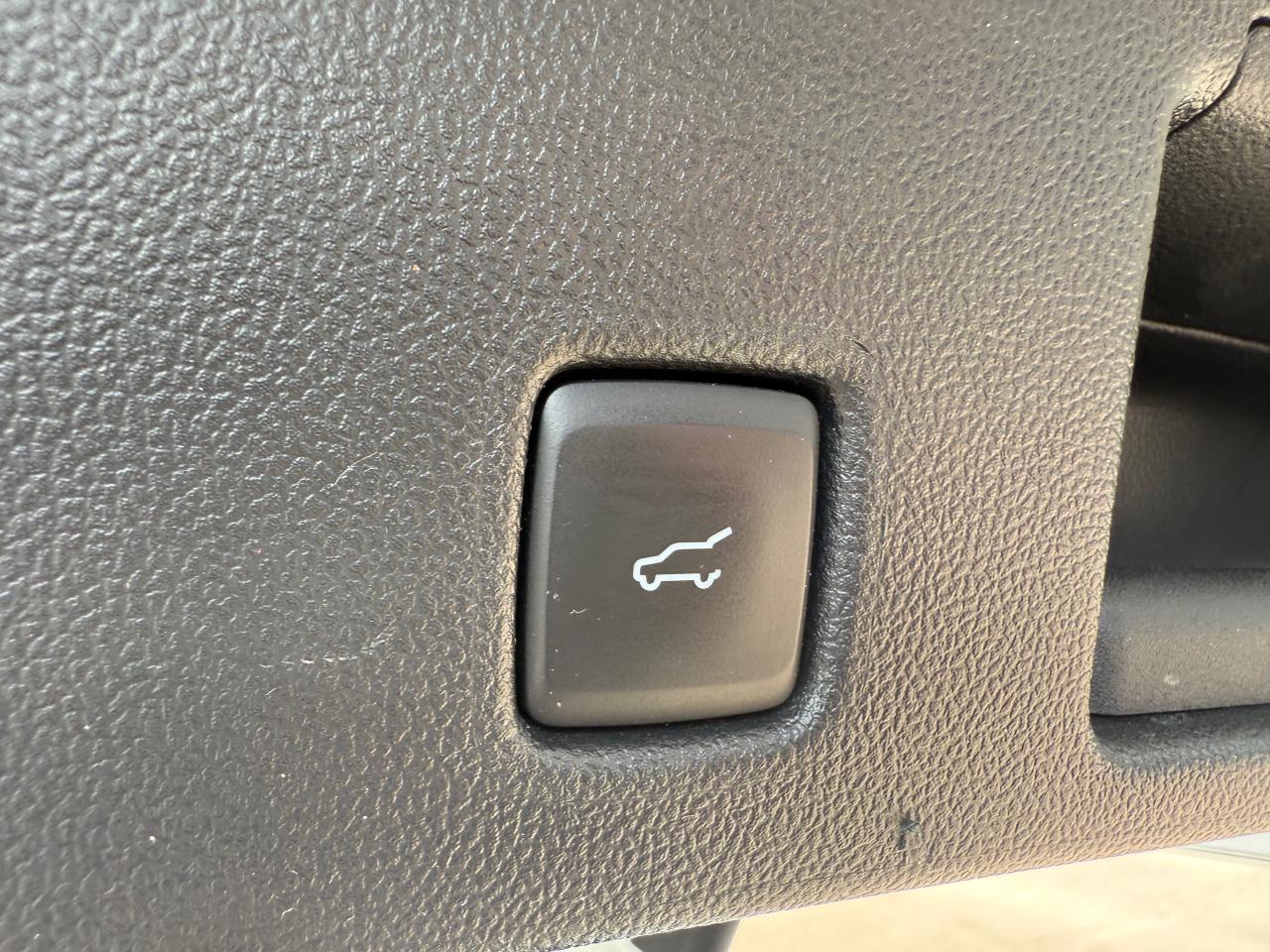 2023 Ford Escape Platinum 4dr All-Wheel Drive Photo