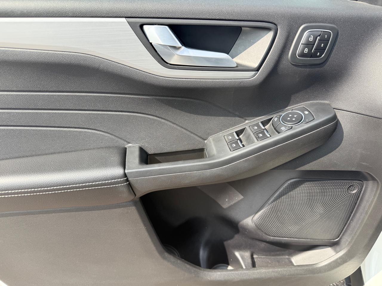 2023 Ford Escape Platinum 4dr All-Wheel Drive Photo