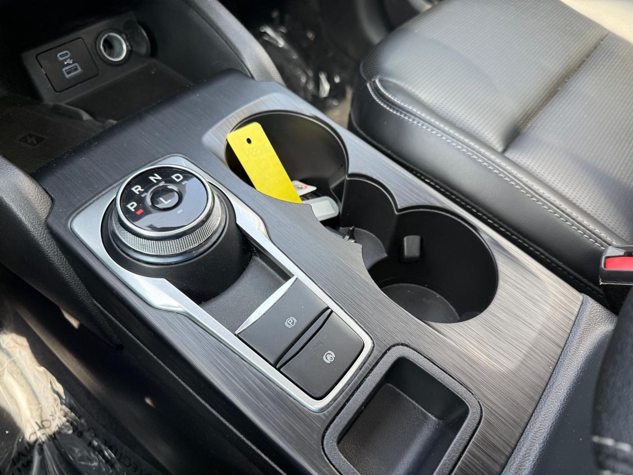 2023 Ford Escape Platinum 4dr All-Wheel Drive Photo