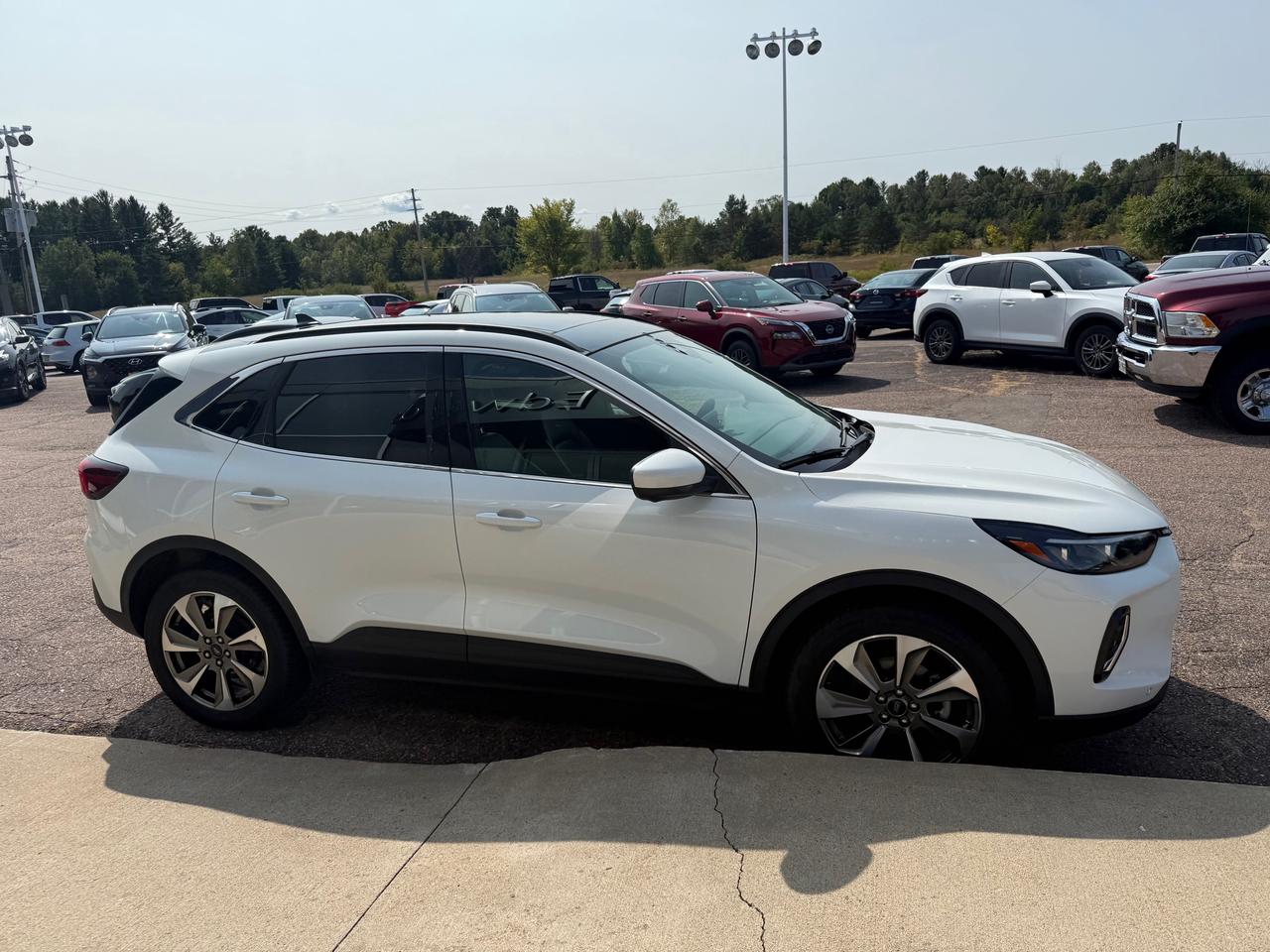 2023 Ford Escape Platinum 4dr All-Wheel Drive Photo