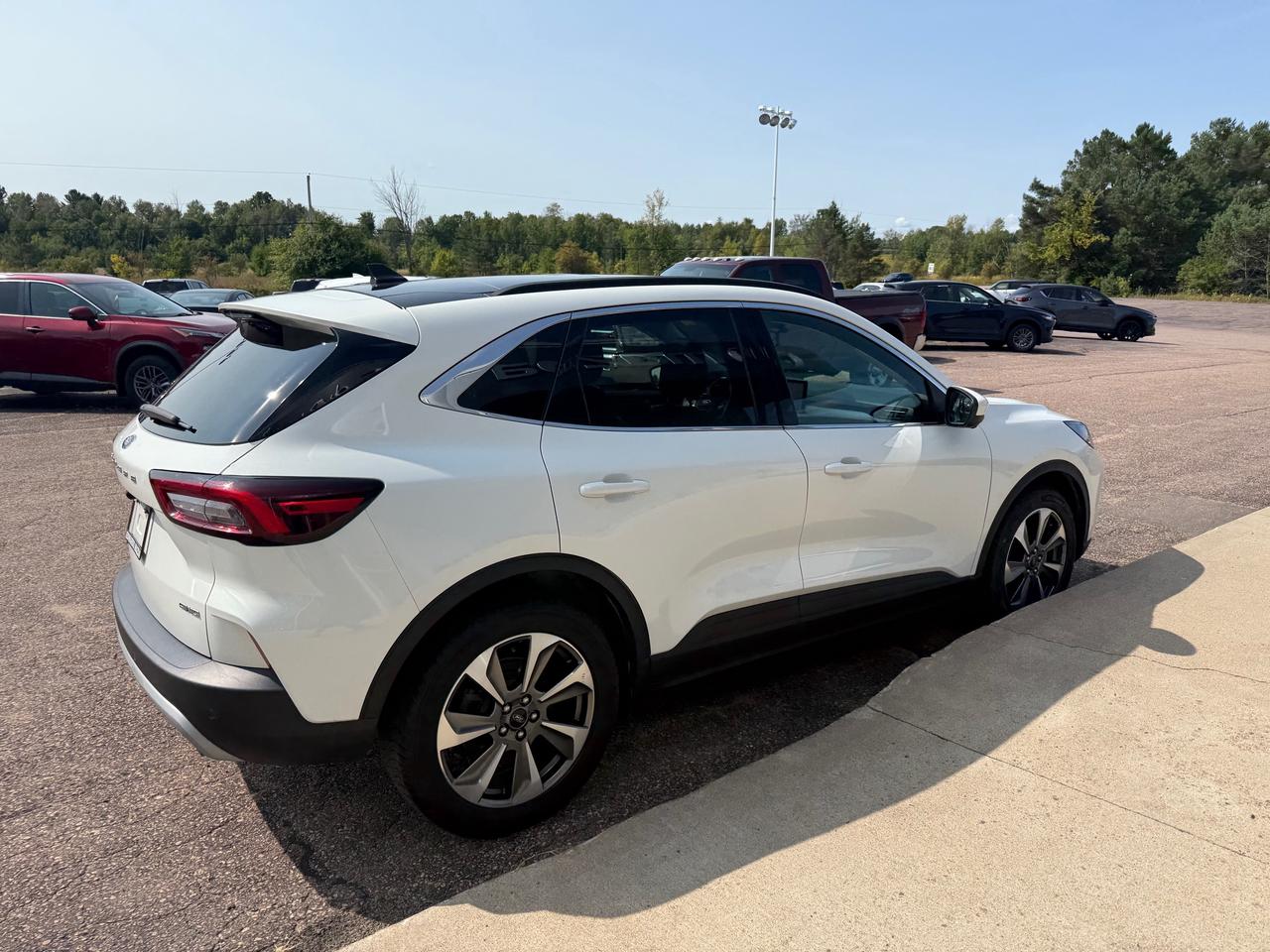 2023 Ford Escape Platinum 4dr All-Wheel Drive Photo