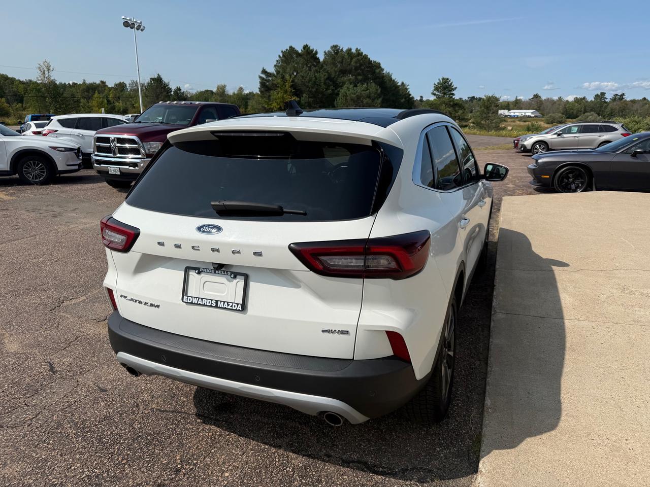 2023 Ford Escape Platinum 4dr All-Wheel Drive Photo