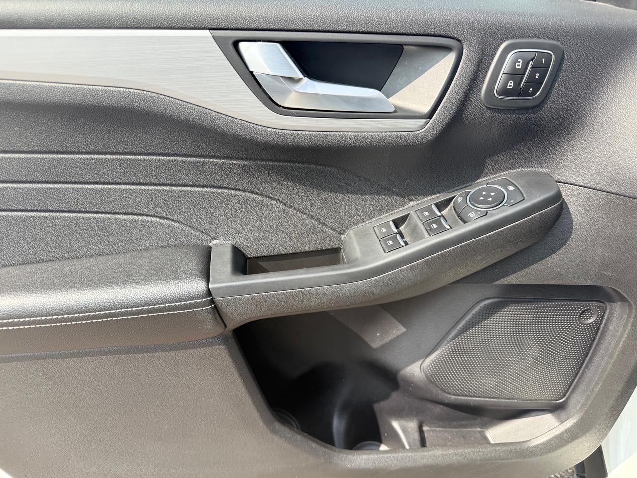 2023 Ford Escape Platinum 4dr All-Wheel Drive Photo