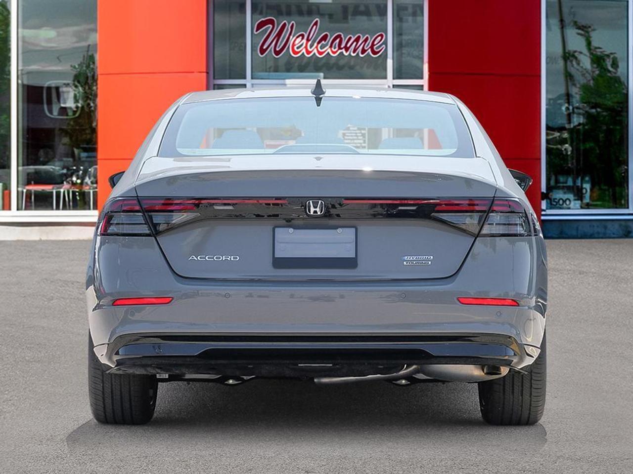 2025 Honda Accord Hybrid Touring 4dr Sedan Photo4