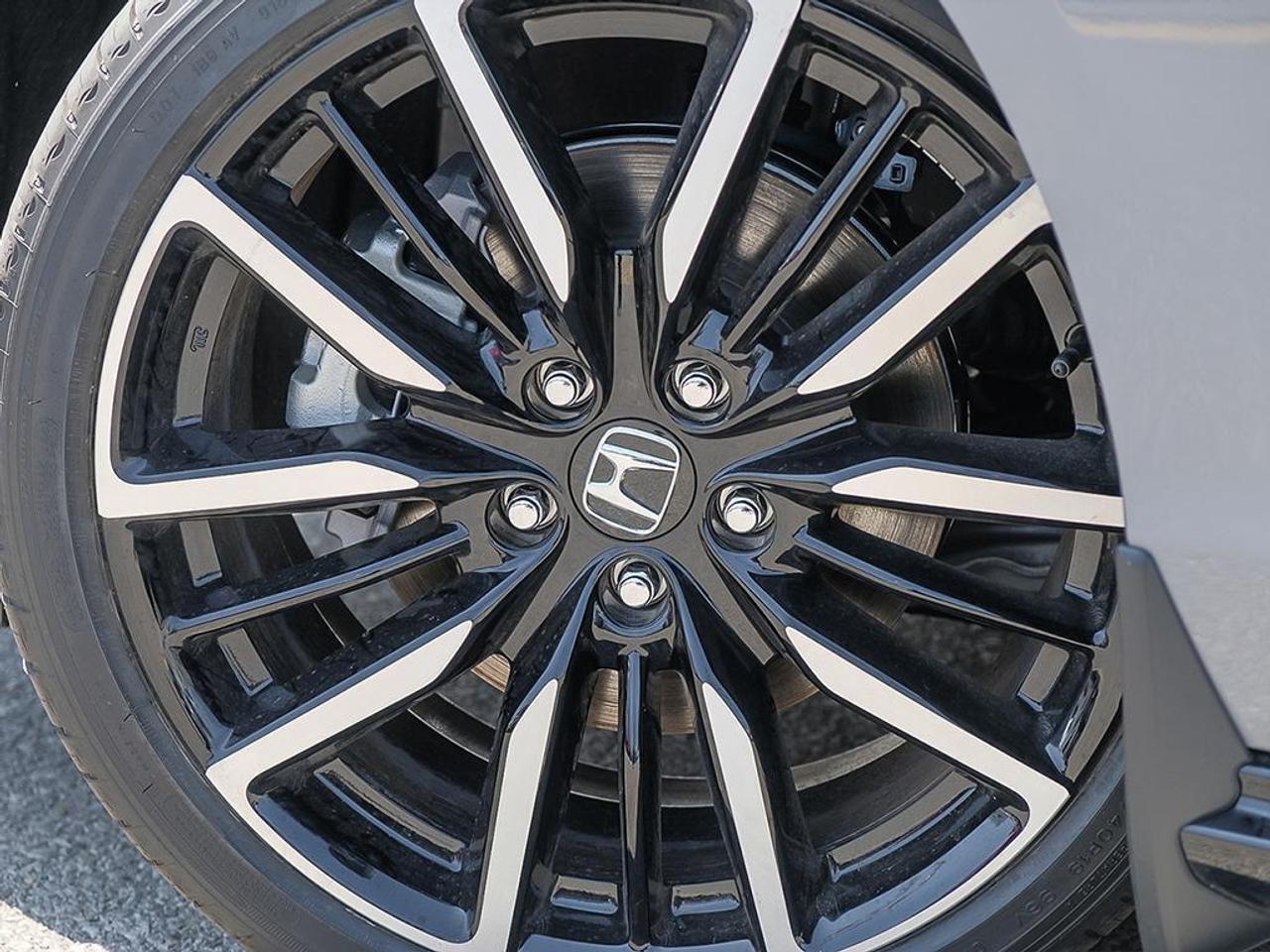 2025 Honda Accord Hybrid Touring 4dr Sedan Photo