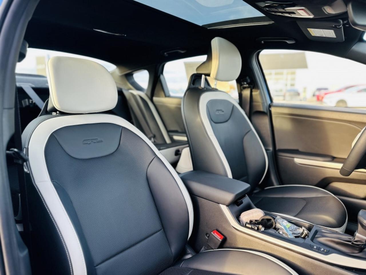 2025 Kia K4 GT-LINE LIMITED Photo