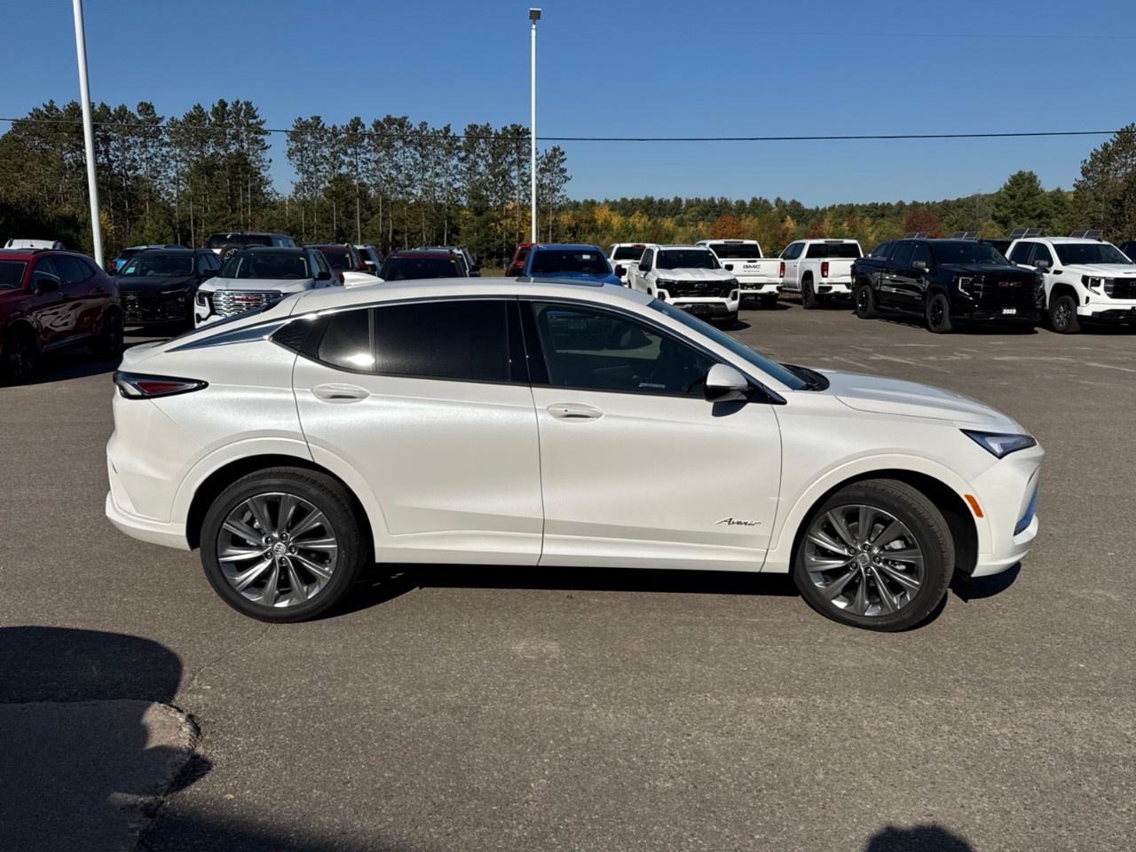 2026 Buick Envista FWD 4dr Avenir Photo3