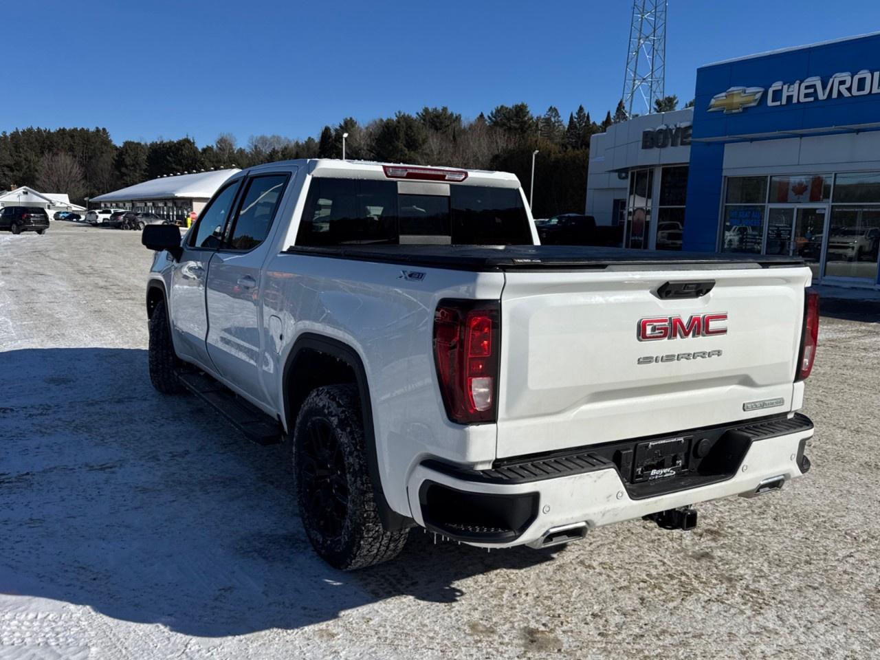 2026 GMC Sierra 1500 Crew Cab Short Box 4-Wheel Drive Elevation Photo
