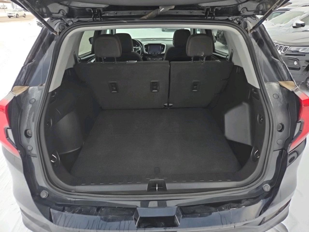 2021 GMC Terrain SLE All-wheel Drive Photo3