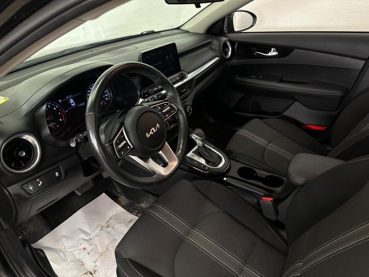 2022 Kia Forte EX 4dr Sedan Photo