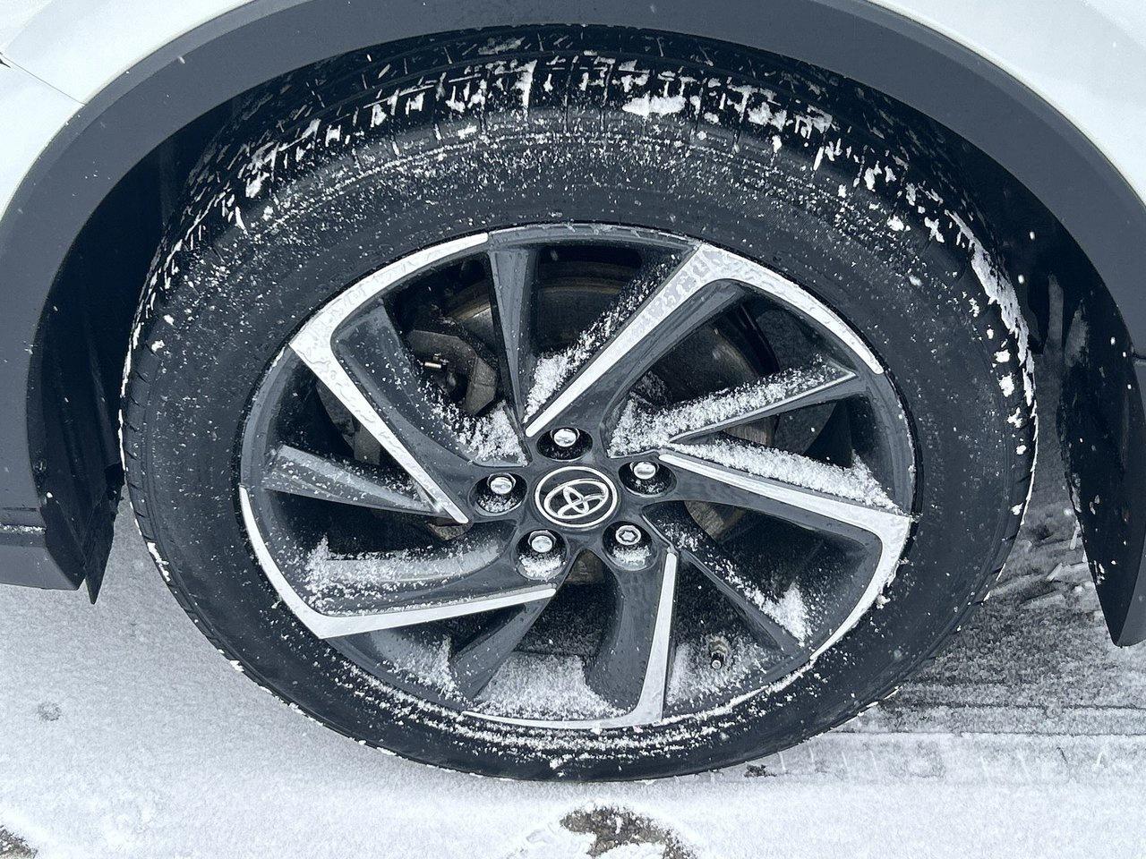 2022 Toyota C-HR Limited 18 inch Wheels Power Seat Leather Adaptive Photo