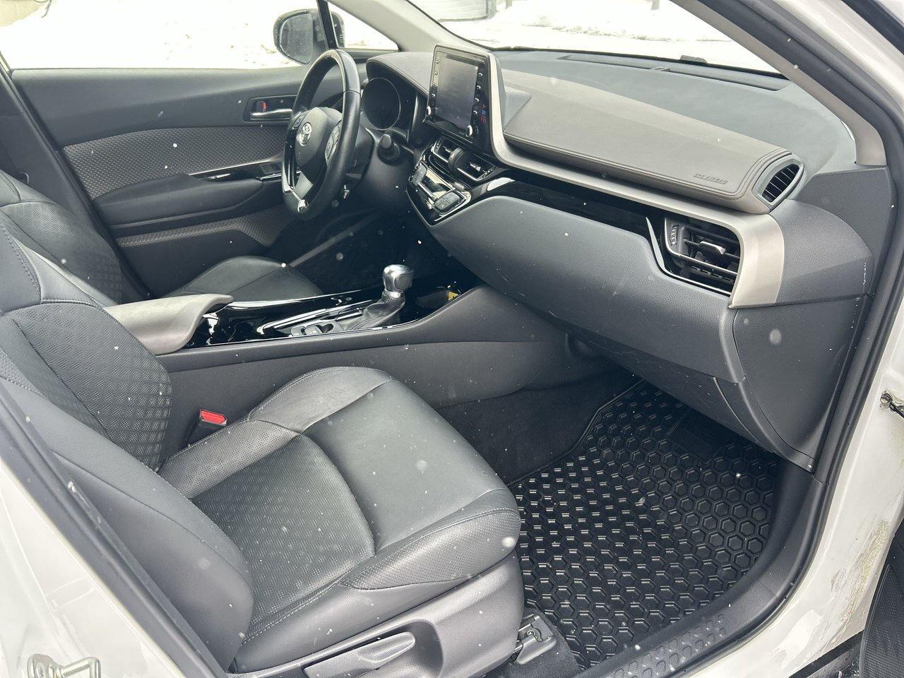 2022 Toyota C-HR Limited 18 inch Wheels Power Seat Leather Adaptive Photo