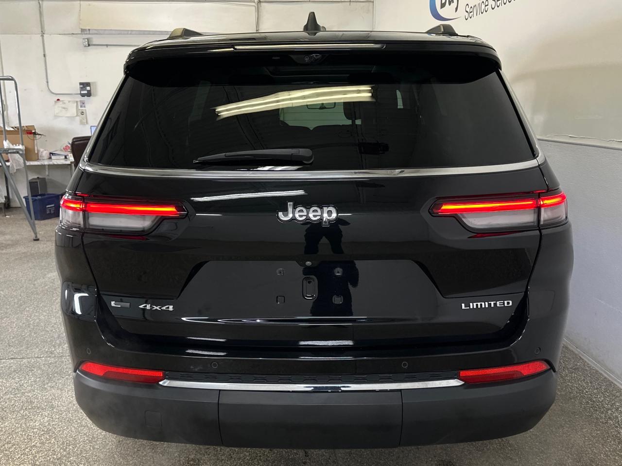 2021 Jeep Grand Cherokee L Limited 4dr 4x4 Photo