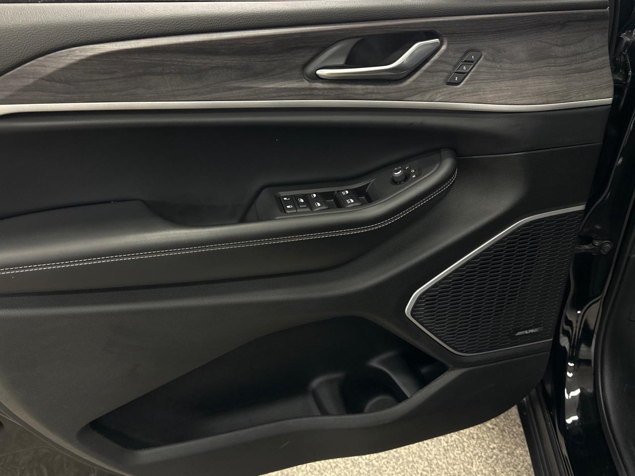 2021 Jeep Grand Cherokee L Limited 4dr 4x4 Photo