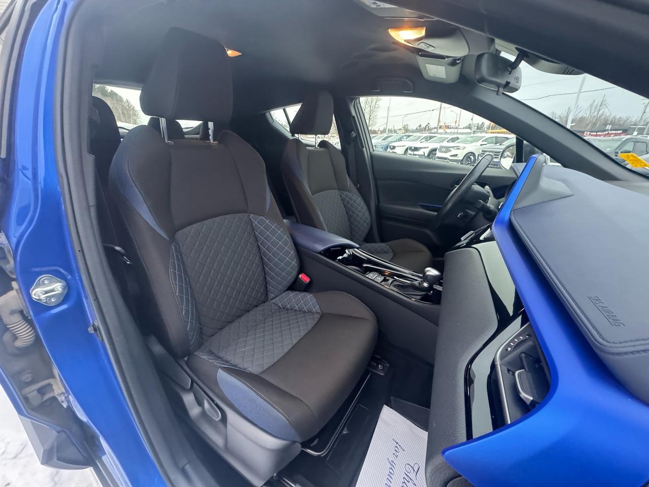 2022 Toyota C-HR XLE Premium 4dr Front-Wheel Drive Sport Utility Photo