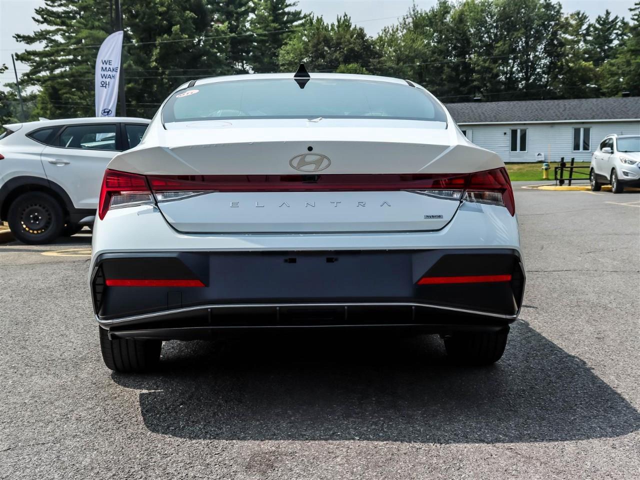 2025 Hyundai Elantra HEV Luxury 4dr Sedan Photo