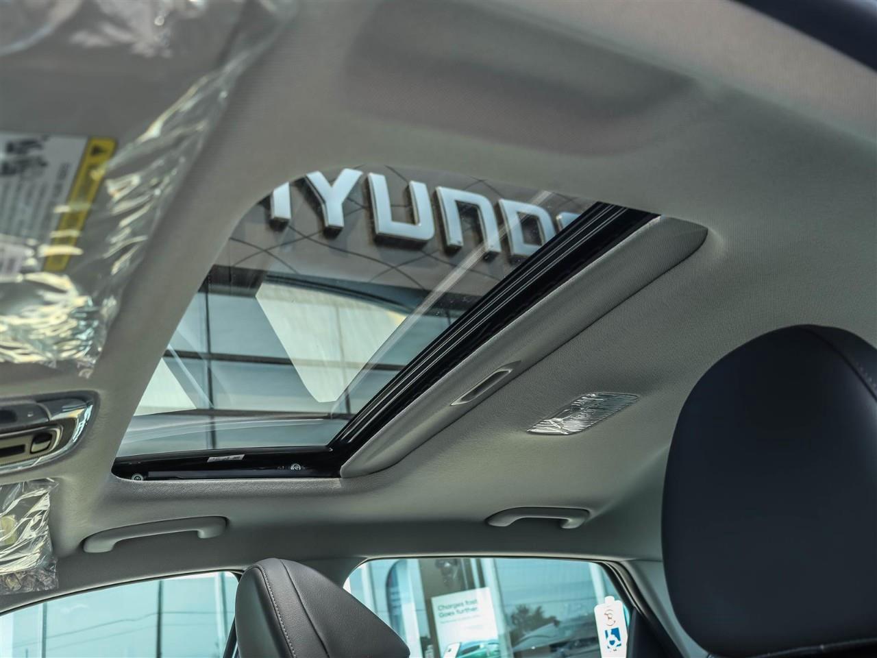 2025 Hyundai Elantra HEV Luxury 4dr Sedan Photo