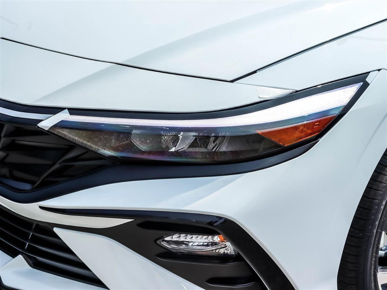 2025 Hyundai Elantra HEV Luxury 4dr Sedan Photo