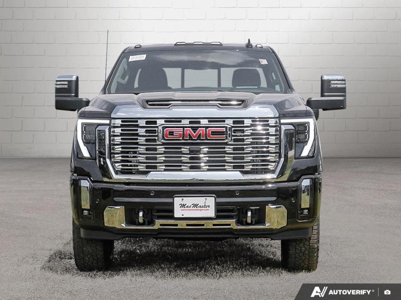 2025 GMC SIERRA 2500HD 4WD Crew Cab Standard Box Denali Photo