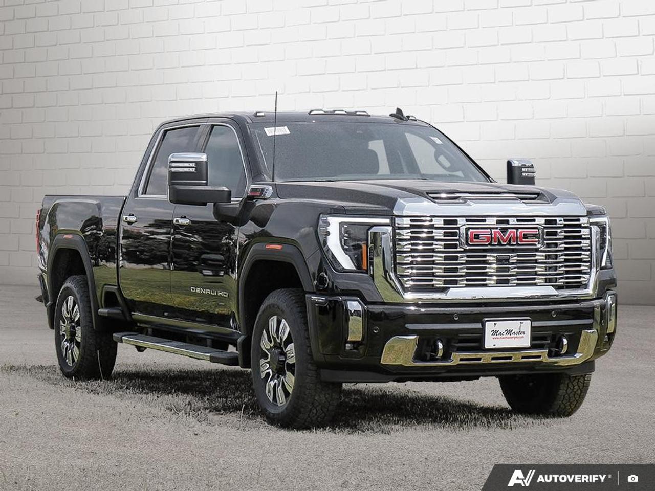 2025 GMC SIERRA 2500HD 4WD Crew Cab Standard Box Denali Photo