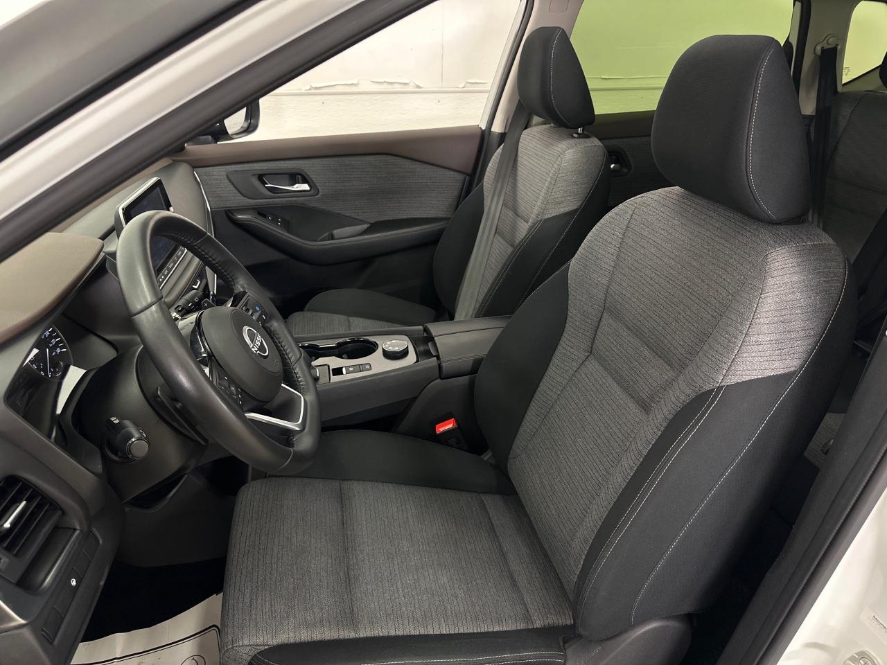 2023 Nissan Rogue SV Moonroof 4dr All-Wheel Drive Sport Utility Photo