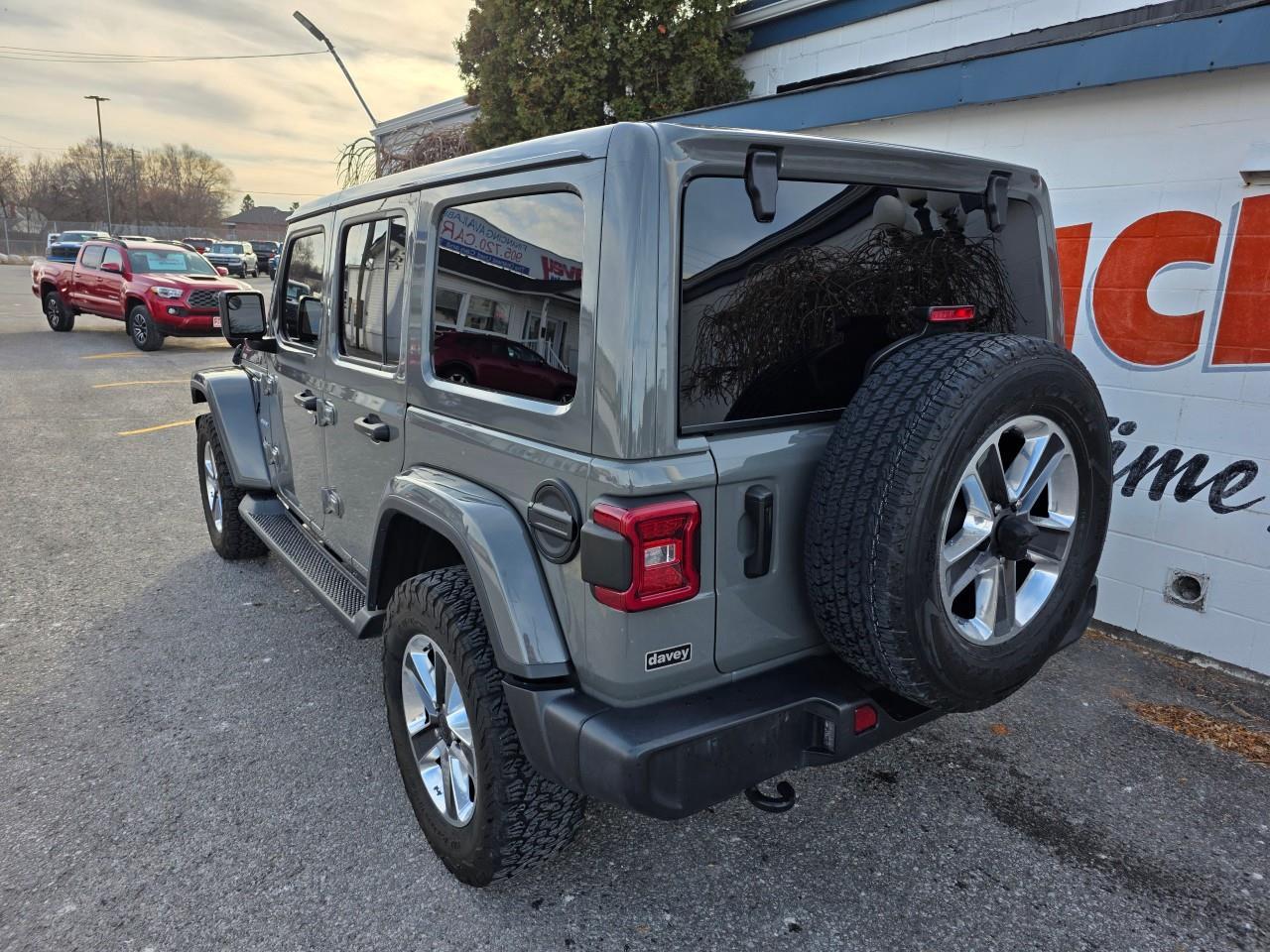 2021 Jeep WRANGLER UNLIMITED Sahara 4dr 4x4 Photo