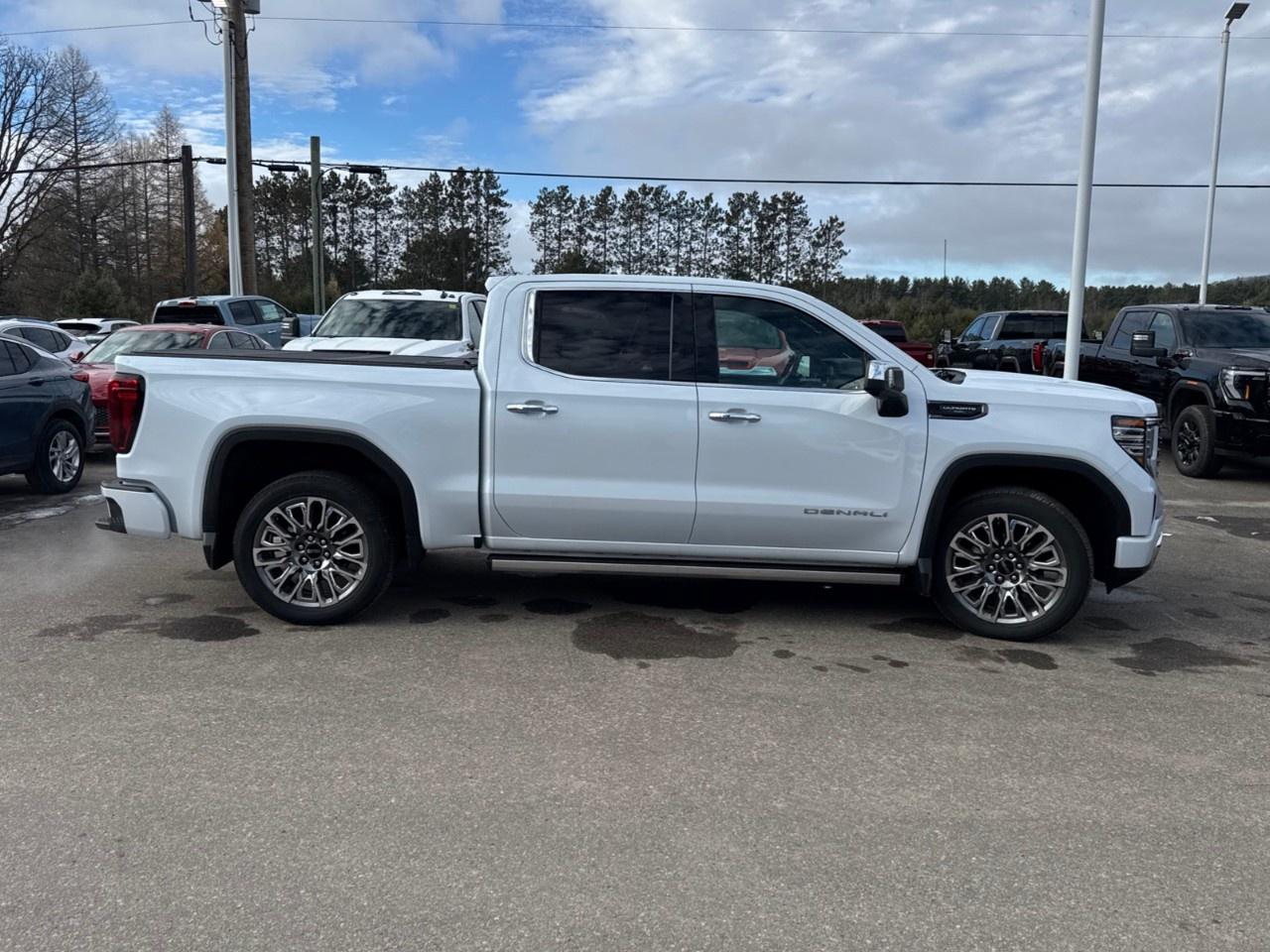 2026 GMC Sierra 1500 Crew Cab Short Box 4-Wheel Drive Denali Ultimate Photo