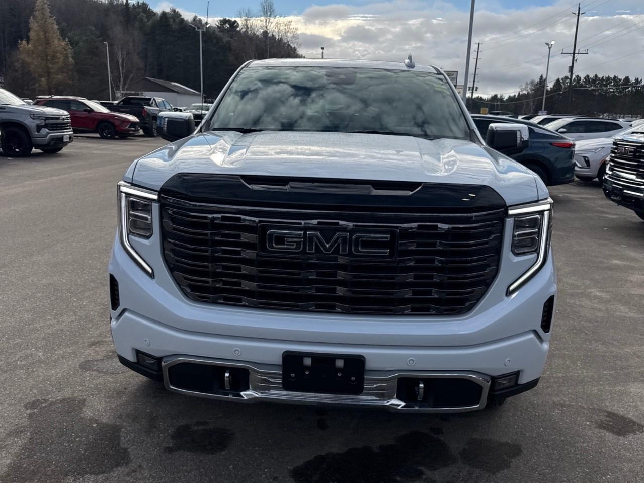 2026 GMC Sierra 1500 Crew Cab Short Box 4-Wheel Drive Denali Ultimate Photo