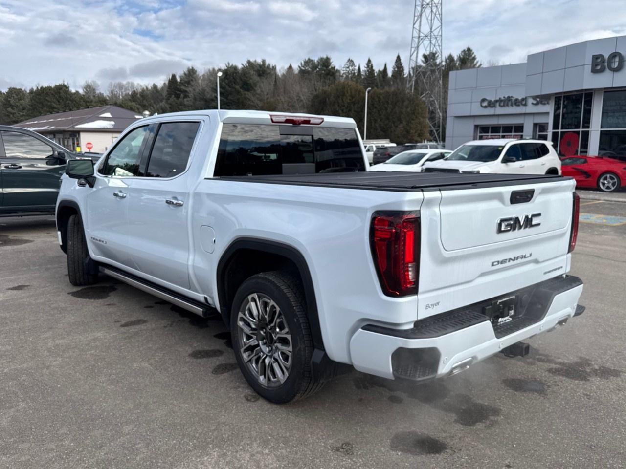 2026 GMC Sierra 1500 Crew Cab Short Box 4-Wheel Drive Denali Ultimate Photo