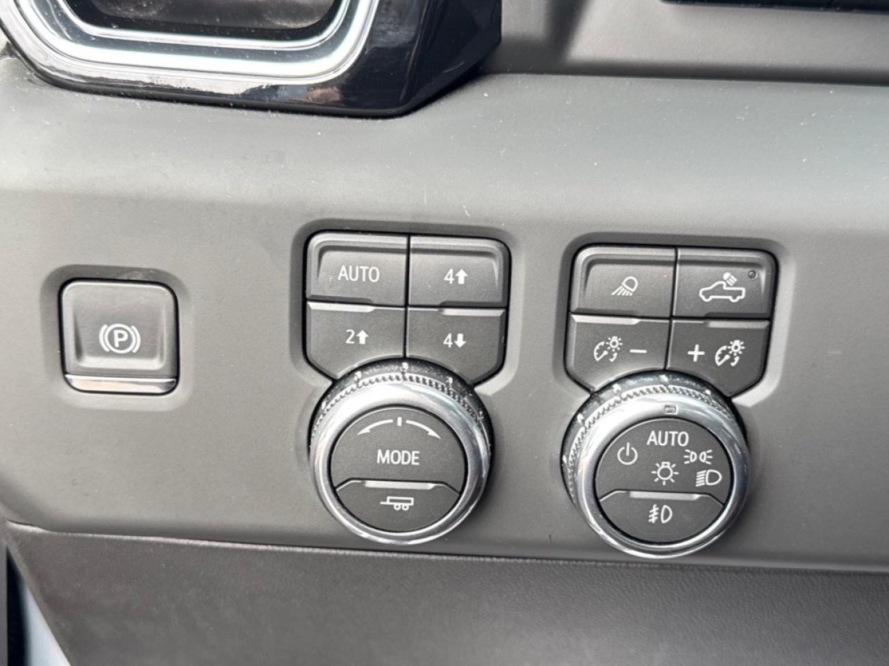 2026 GMC Sierra 1500 Crew Cab Short Box 4-Wheel Drive Denali Ultimate Photo