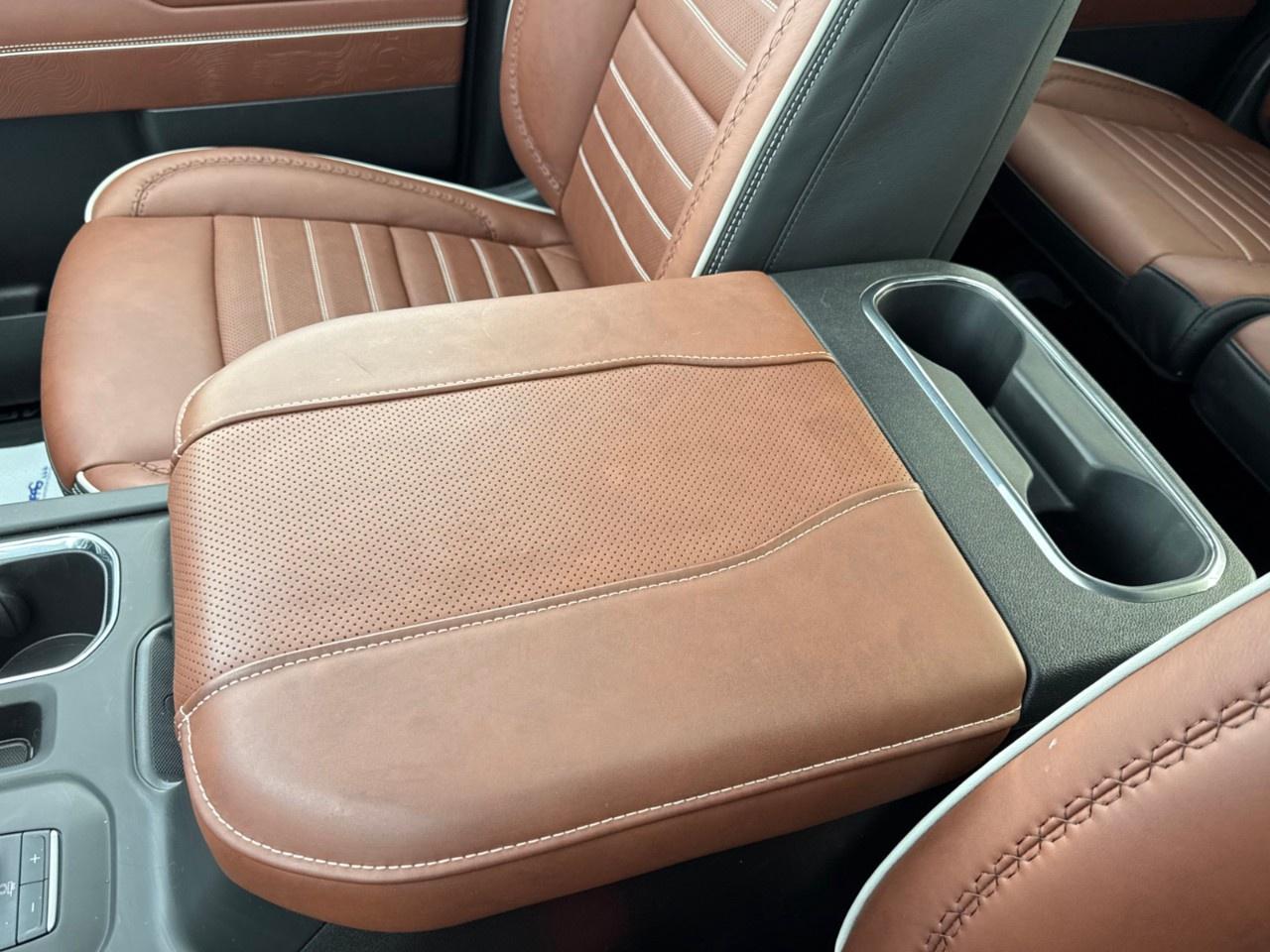 2026 GMC Sierra 1500 Crew Cab Short Box 4-Wheel Drive Denali Ultimate Photo