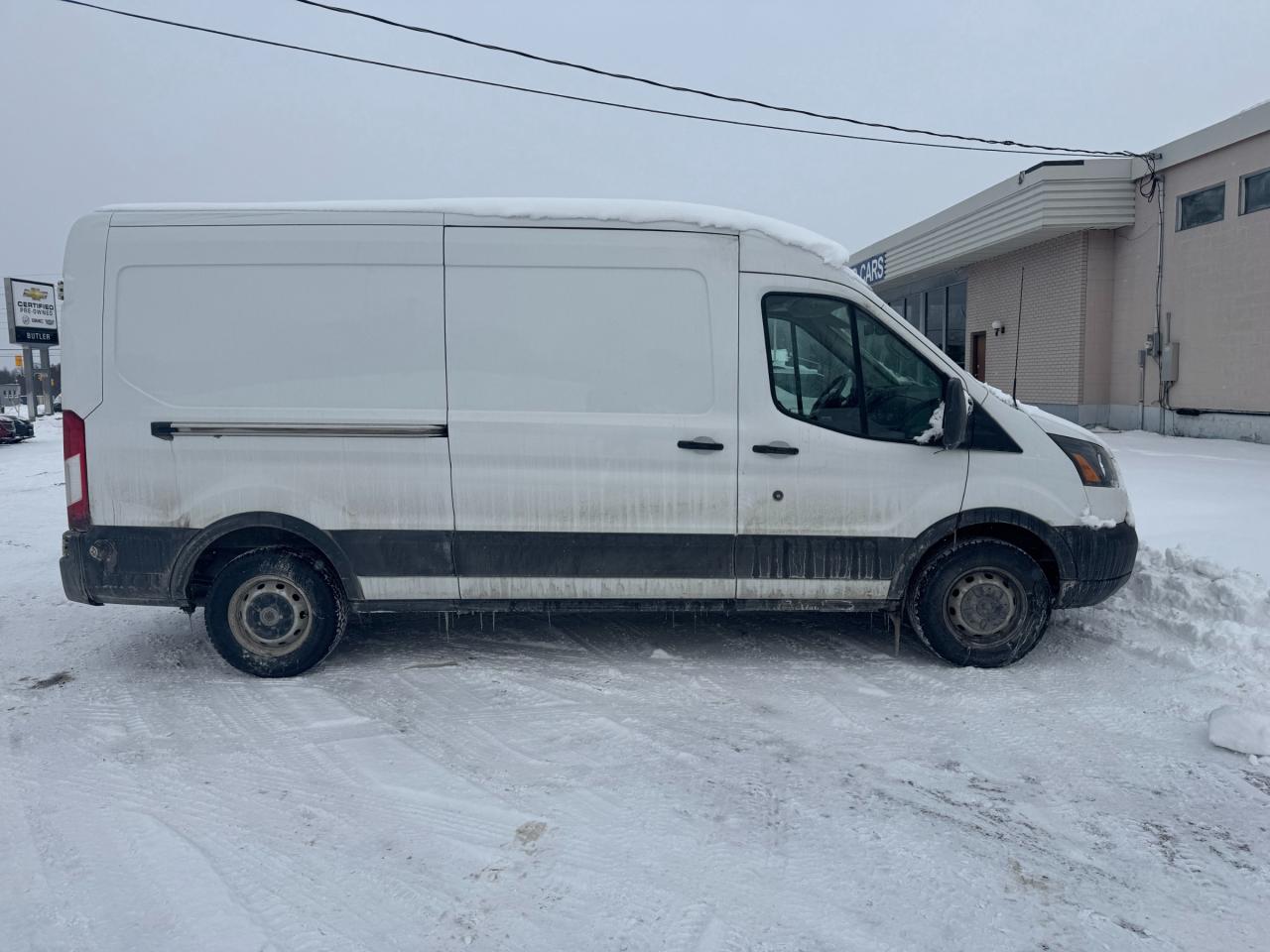 2019 Ford Transit-250 Base w/Sliding Pass-Side Cargo Door Medium Roof Cargo Van 147.6 in. WB Photo4