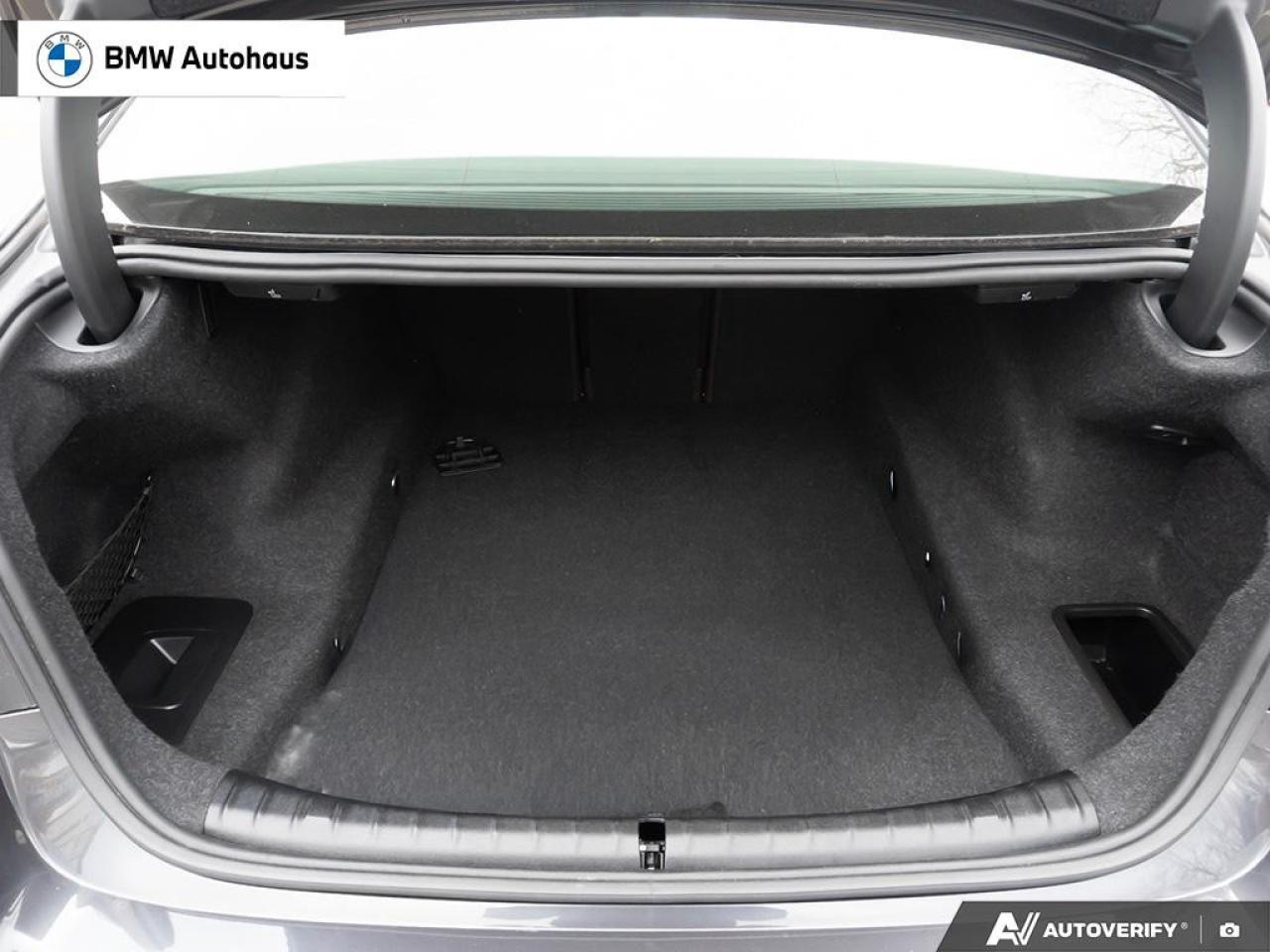 2022 BMW 5 Series 530i xDrive Sedan Photo