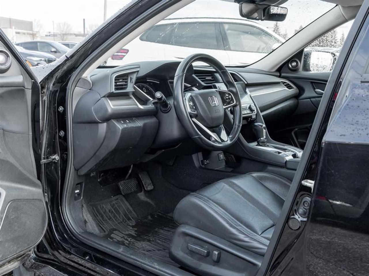 2020 Honda Civic Touring 4dr Sedan Photo