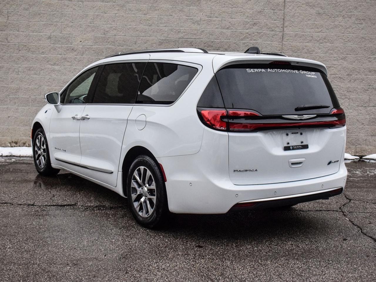 2024 Chrysler Pacifica Hybrid Pinnacle Passenger Van Photo