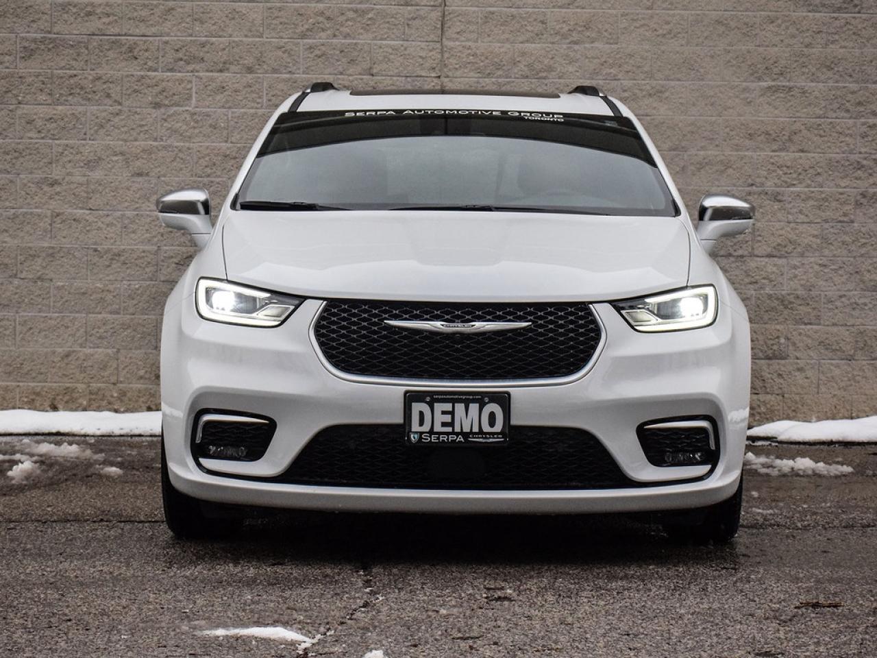 2024 Chrysler Pacifica Hybrid Pinnacle Passenger Van Photo