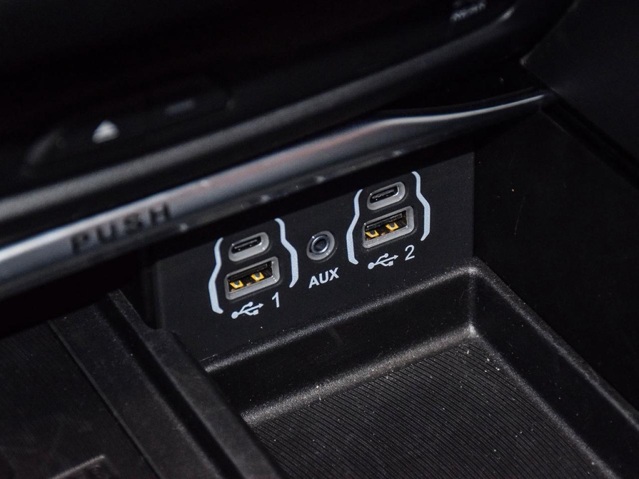 2024 Chrysler Pacifica Hybrid Pinnacle Passenger Van Photo