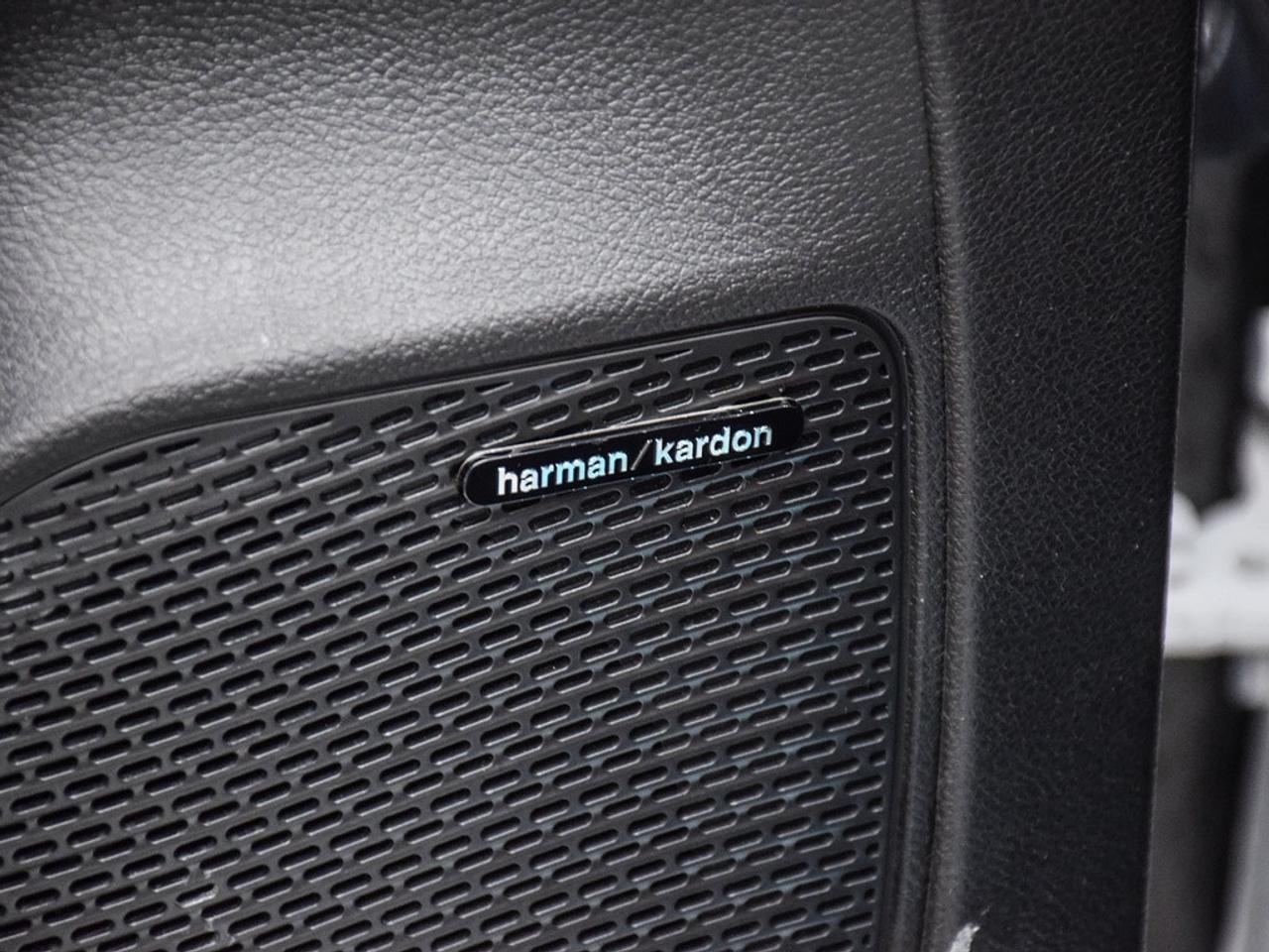 2024 Chrysler Pacifica Hybrid Pinnacle Passenger Van Photo