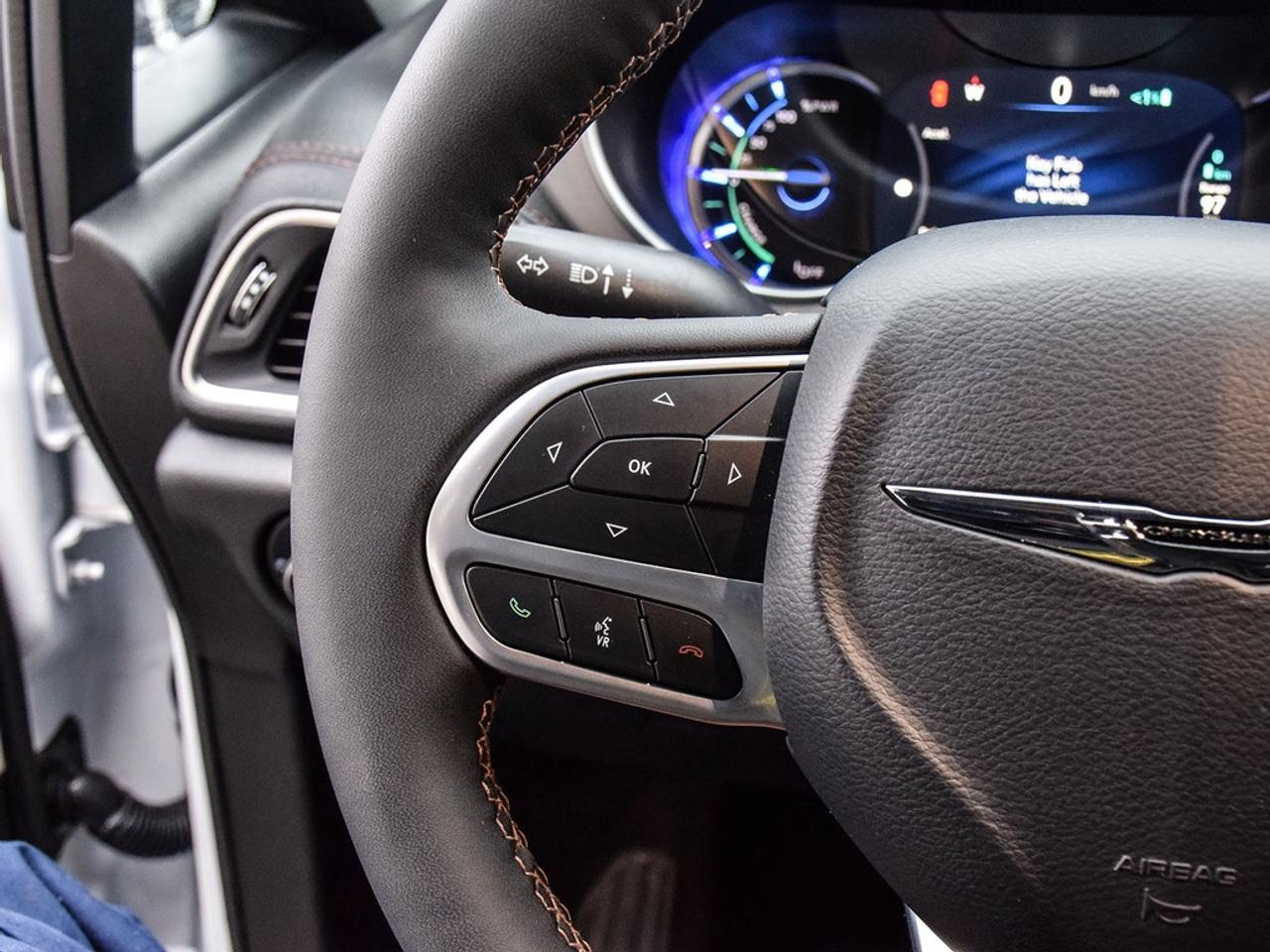 2024 Chrysler Pacifica Hybrid Pinnacle Passenger Van Photo