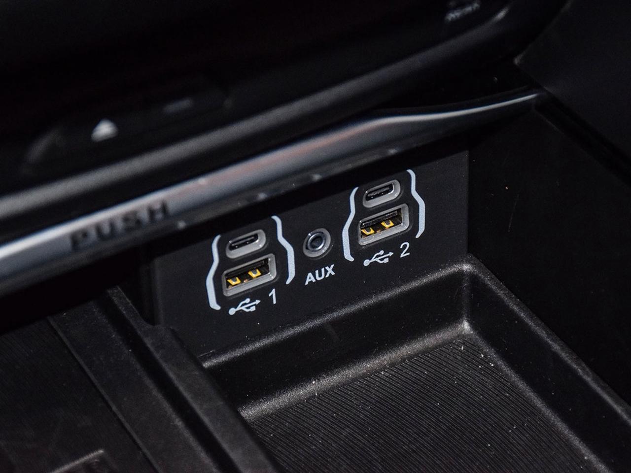 2024 Chrysler Pacifica Hybrid Pinnacle Passenger Van Photo