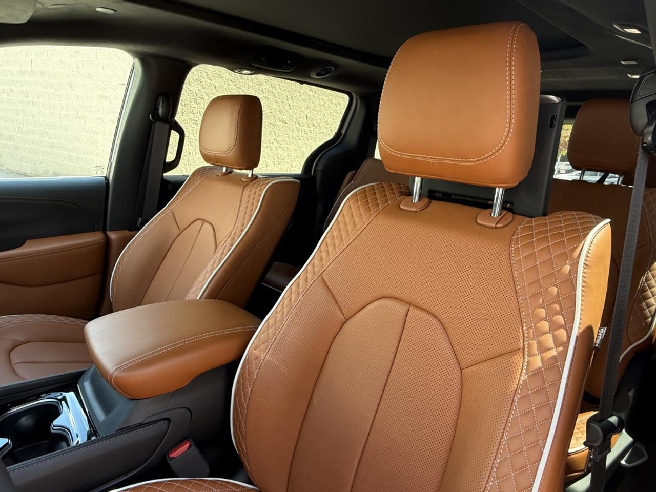 2024 Chrysler Pacifica Hybrid Pinnacle Passenger Van Photo
