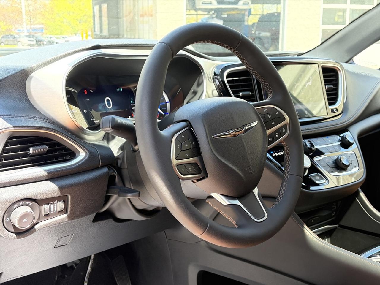 2024 Chrysler Pacifica Hybrid Pinnacle Passenger Van Photo
