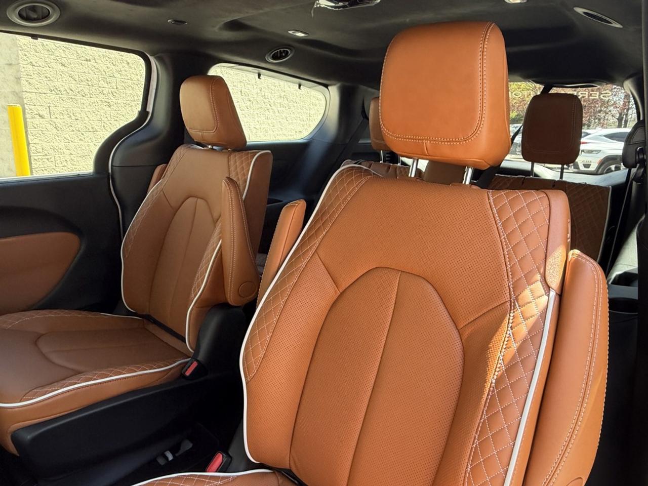 2024 Chrysler Pacifica Hybrid Pinnacle Passenger Van Photo