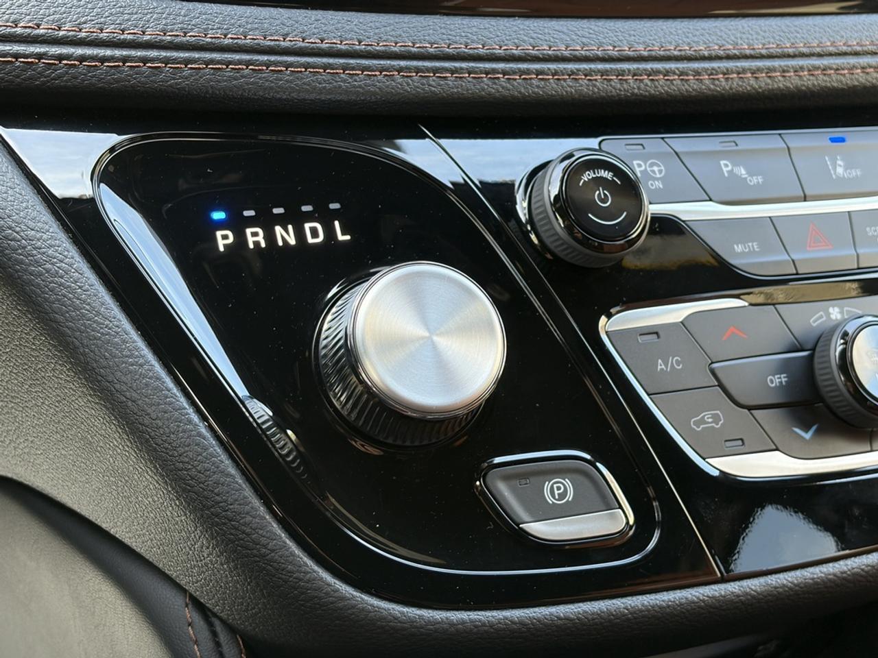 2024 Chrysler Pacifica Hybrid Pinnacle Passenger Van Photo