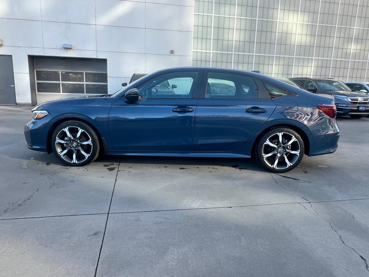 2025 Honda Civic Hybrid Sport Touring 4dr Sedan Photo