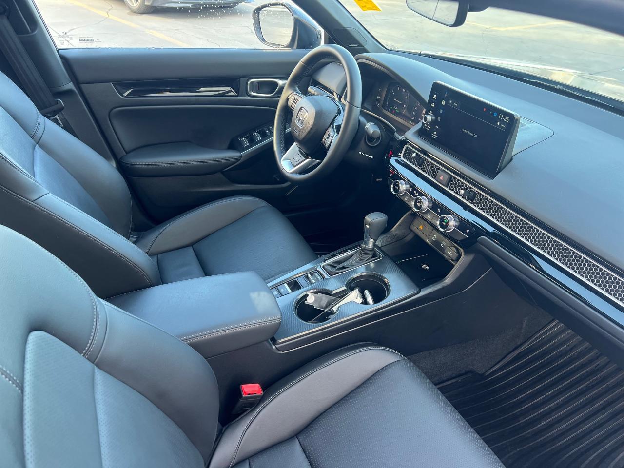 2025 Honda Civic Hybrid Sport Touring 4dr Sedan Photo