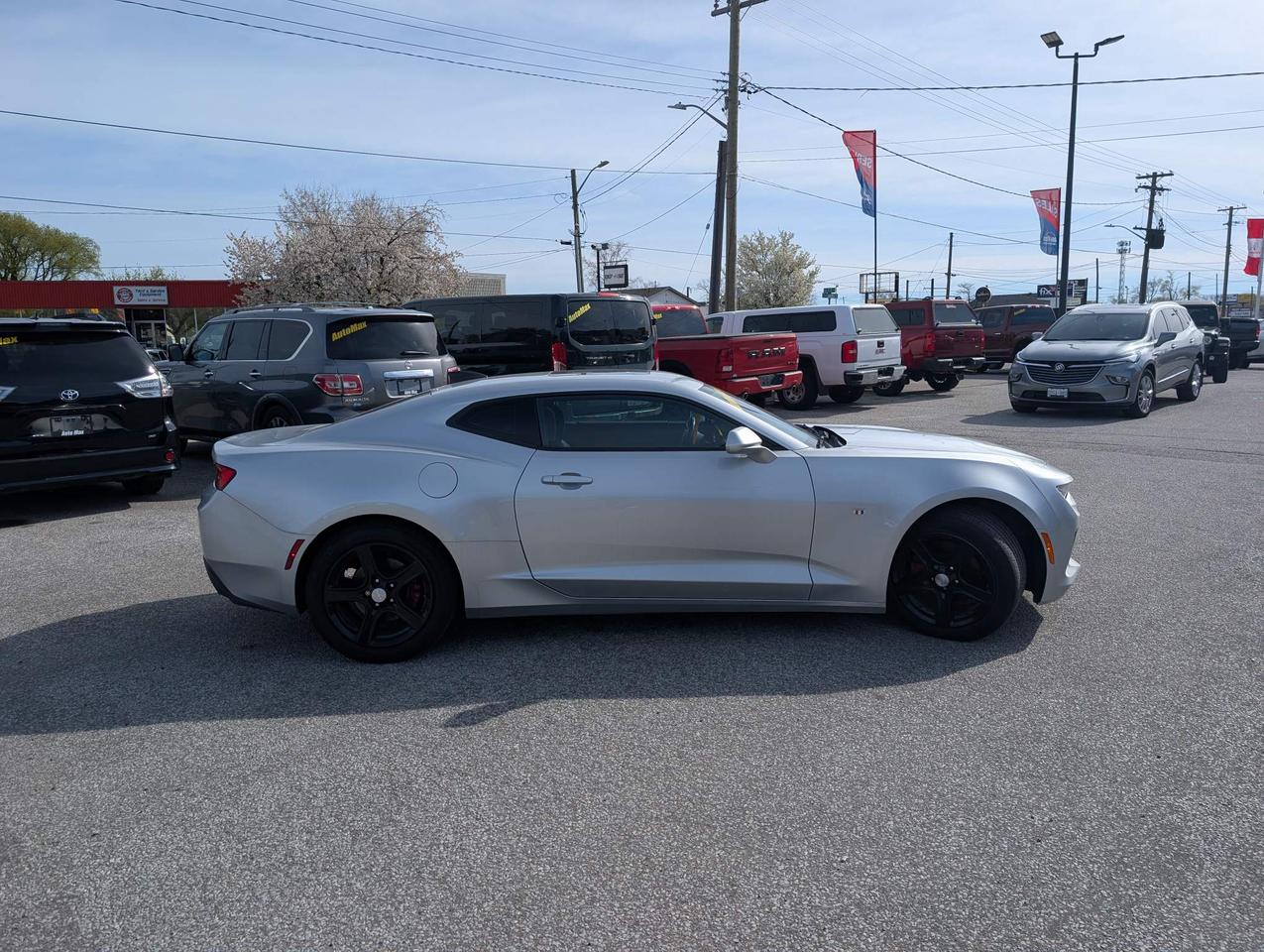 2017 Chevrolet Camaro 1LT 2dr Coupe Photo2