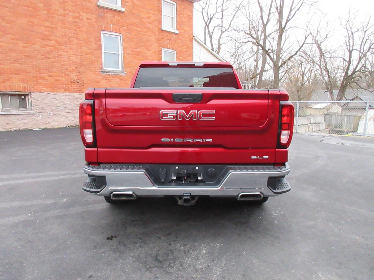2022 GMC Sierra 1500 Limited 4WD Crew Cab 147" SLE Photo