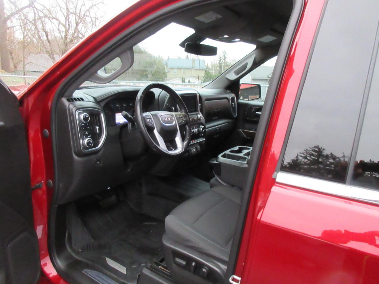 2022 GMC Sierra 1500 Limited 4WD Crew Cab 147" SLE Photo