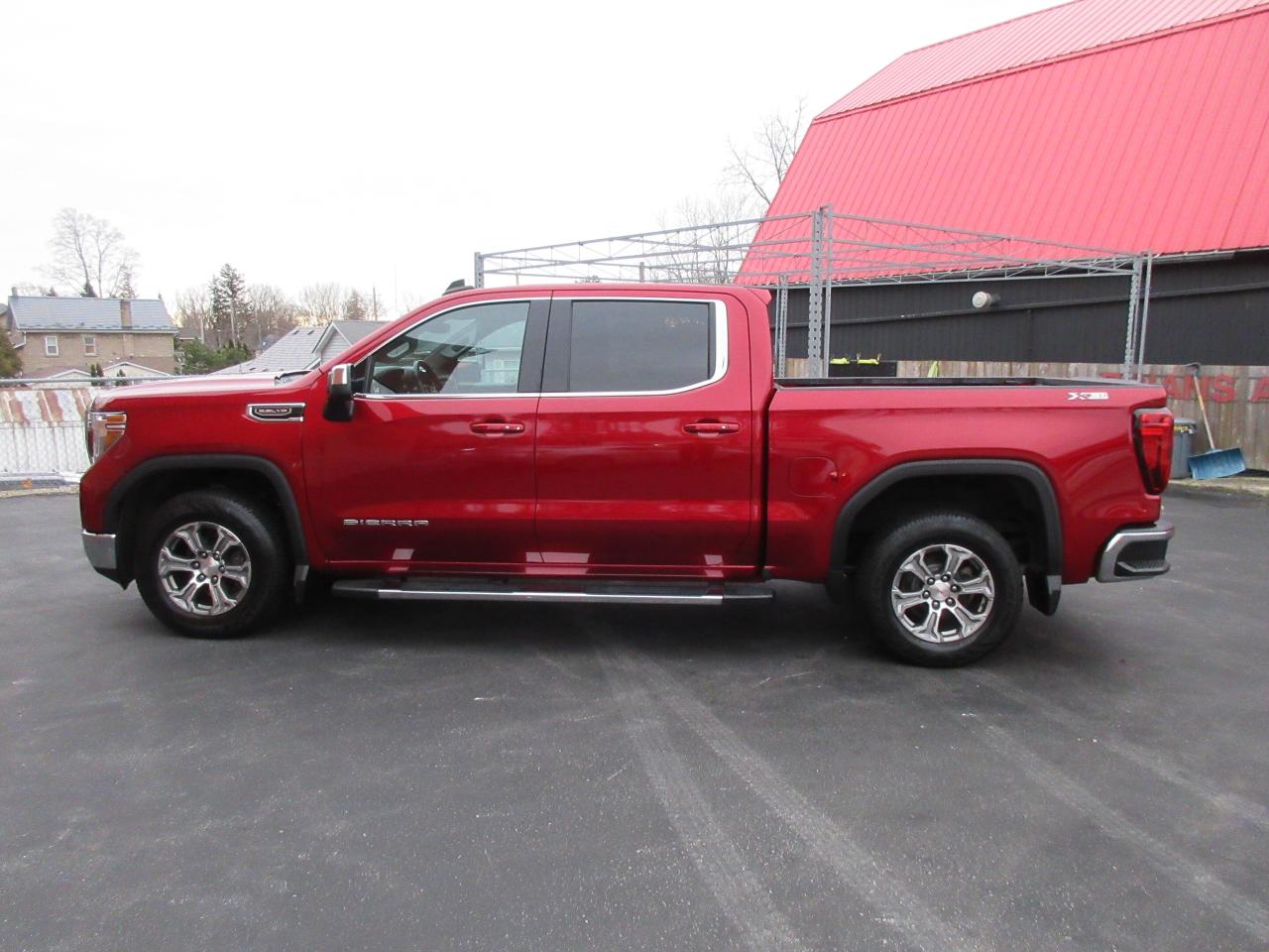 2022 GMC Sierra 1500 Limited 4WD Crew Cab 147" SLE Photo